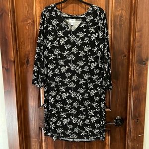 Old Navy NWT Large Tall Black White Floral Long-Sleeved V-Neck Tunic Dress